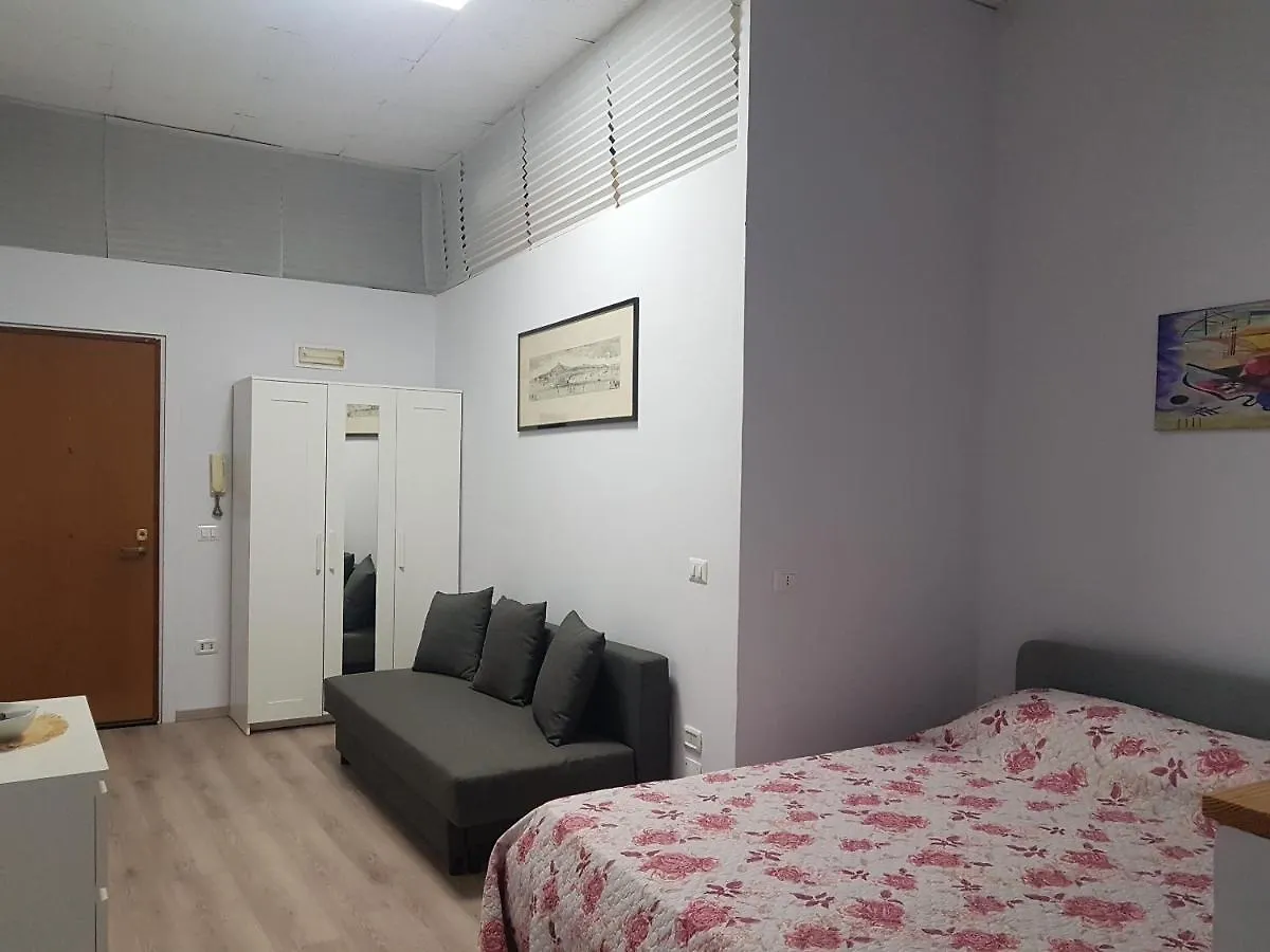 Gardenia Napoli Apartman 0*, Nápoly